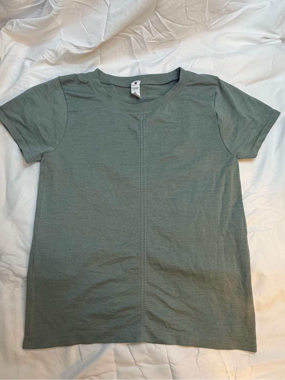 Yogalicious Sage Center-Stitch Short Sleeve Tee Bridgett cut size L EUC